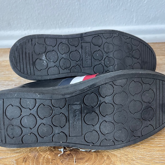 Moncler Black Leather Sneakers Men's EU 41.5 / US 8.5 – Red White Striped Logo - Picture 7 of 7